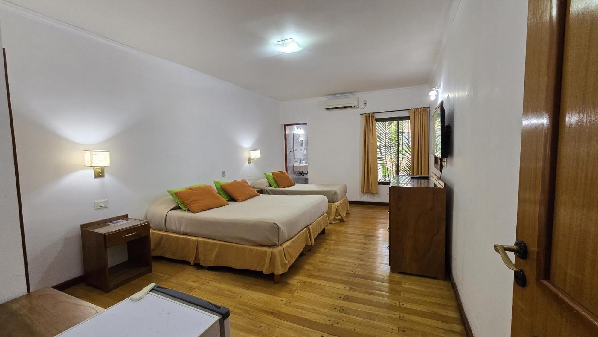 Tajy Iguazu Hotel Puerto Iguazu Bagian luar foto
